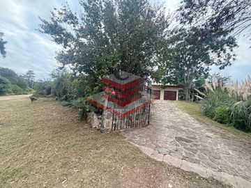 VENTA DE CASA MAS DEPARTAMENTO CON PILETA CON VISTA AL LAGO SAN ROQUE Ref: 1024
