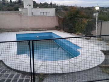 VENTA DE CASA MAS DEPARTAMENTO CON PILETA CON VISTA AL LAGO SAN ROQUE Ref: 1024