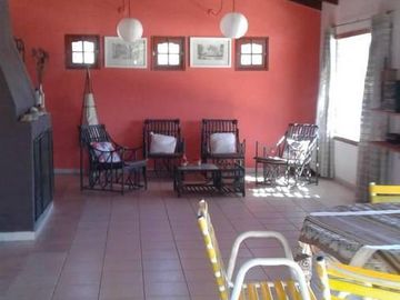 VENTA DE CASA MAS DEPARTAMENTO CON PILETA CON VISTA AL LAGO SAN ROQUE Ref: 1024