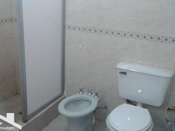 VENTA DE CASA MAS DEPARTAMENTO CON PILETA CON VISTA AL LAGO SAN ROQUE Ref: 1024