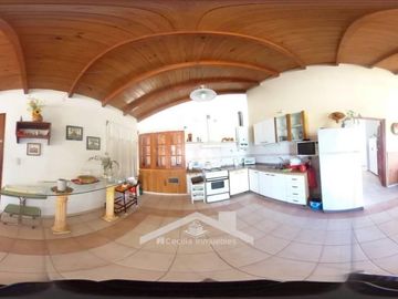 VENTA DE CASA MAS DEPARTAMENTO CON PILETA CON VISTA AL LAGO SAN ROQUE Ref: 1024