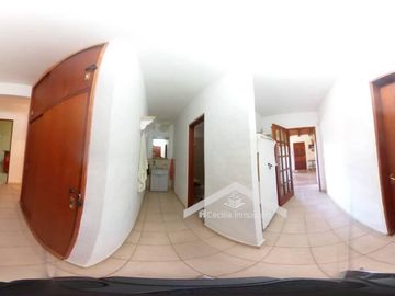 VENTA DE CASA MAS DEPARTAMENTO CON PILETA CON VISTA AL LAGO SAN ROQUE Ref: 1024
