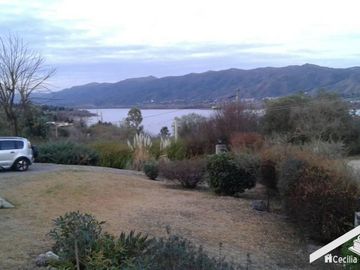 VENTA DE CASA MAS DEPARTAMENTO CON PILETA CON VISTA AL LAGO SAN ROQUE Ref: 1024
