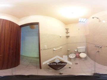 VENTA DE CASA MAS DEPARTAMENTO CON PILETA CON VISTA AL LAGO SAN ROQUE Ref: 1024