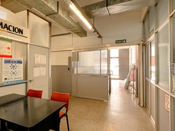Venta, Fabrica/Galpón, 1633 m2 en 2 plantas con local a la calle, Ruta 2 y Strobel