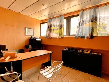 Venta, Fabrica/Galpón, 1633 m2 en 2 plantas con local a la calle, Ruta 2 y Strobel
