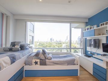 Departamento 4 ambientes en Complejo Al Río con 2 cocheras y baulera