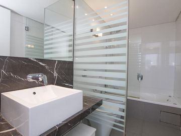 Departamento 4 ambientes en Complejo Al Río con 2 cocheras y baulera