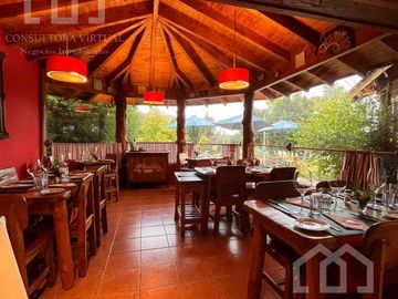 Venta Local Gastronómico y 2 Viviendas