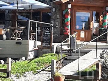 Venta Local Gastronómico y 2 Viviendas
