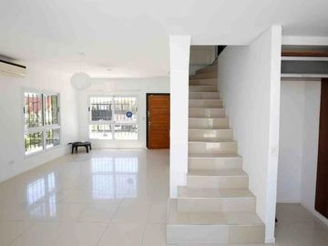 Casa en venta - 3 Dormitorios 3 Baños - Cochera - 468Mts2 - City Bell