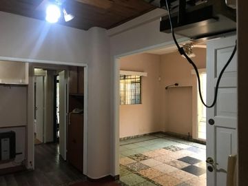 PH en venta - 5 Dormitorios 4 Baños - 299Mts2 - Rafael Calzada, Almirante Brown