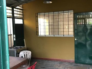 PH en venta - 5 Dormitorios 4 Baños - 299Mts2 - Rafael Calzada, Almirante Brown
