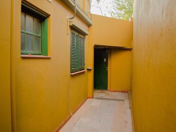 PH en venta - 5 Dormitorios 4 Baños - 299Mts2 - Rafael Calzada, Almirante Brown