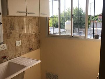 PH en venta - 5 Dormitorios 4 Baños - 299Mts2 - Rafael Calzada, Almirante Brown