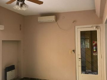 PH en venta - 5 Dormitorios 4 Baños - 299Mts2 - Rafael Calzada, Almirante Brown