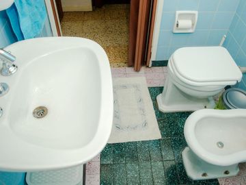 PH en venta - 5 Dormitorios 4 Baños - 299Mts2 - Rafael Calzada, Almirante Brown