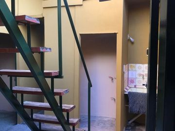 PH en venta - 5 Dormitorios 4 Baños - 299Mts2 - Rafael Calzada, Almirante Brown