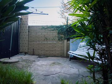 PH en venta - 5 Dormitorios 4 Baños - 299Mts2 - Rafael Calzada, Almirante Brown