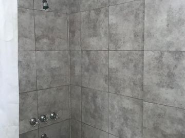 PH en venta - 5 Dormitorios 4 Baños - 299Mts2 - Rafael Calzada, Almirante Brown