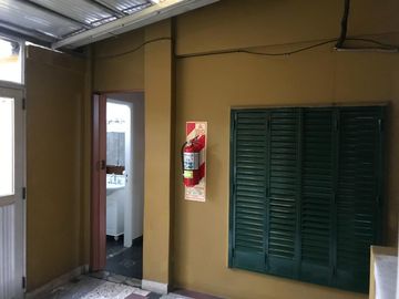 PH en venta - 5 Dormitorios 4 Baños - 299Mts2 - Rafael Calzada, Almirante Brown