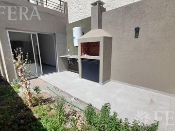 Venta de Departamento 2 ambientes con patio en Wilde (30409)