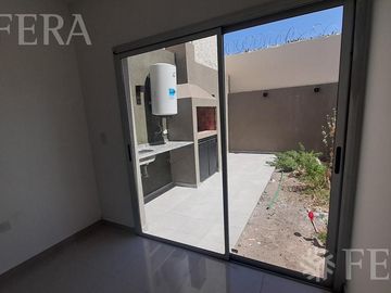 Venta de Departamento 2 ambientes con patio en Wilde (30409)