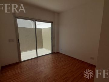 Venta de Departamento 2 ambientes con patio en Wilde (30409)