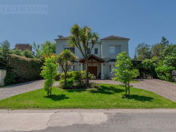 Casa en  venta en Barrio Maschwitz Privado