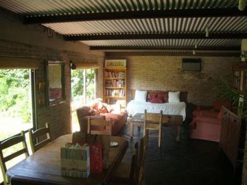 Casa en venta - 4 Dormitorios 2 Baños - Cocheras - 630Mts2 - Burzaco