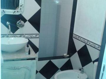 Casa en venta - 4 Dormitorios 2 Baños - Cocheras - 630Mts2 - Burzaco