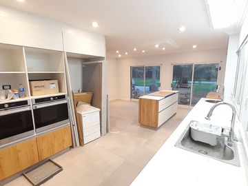 Imponente Chalet de 9 amb sobre Lote de 2.000 m2!