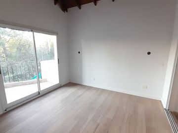 Imponente Chalet de 9 amb sobre Lote de 2.000 m2!