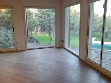 Imponente Chalet de 9 amb sobre Lote de 2.000 m2!