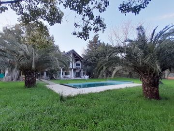 Imponente Chalet de 9 amb sobre Lote de 2.000 m2!