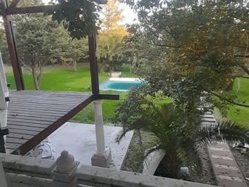 Imponente Chalet de 9 amb sobre Lote de 2.000 m2!