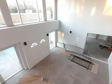 Imponente Chalet de 9 amb sobre Lote de 2.000 m2!