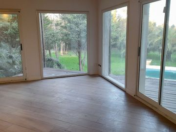 Imponente Chalet de 9 amb sobre Lote de 2.000 m2!