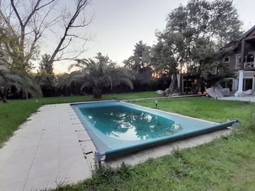 Imponente Chalet de 9 amb sobre Lote de 2.000 m2!