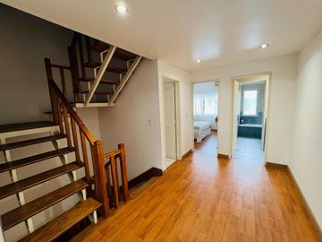 Casa de 4 ambientes   dependencia   altillo en venta, en Martínez