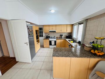 Casa de 4 ambientes   dependencia   altillo en venta, en Martínez