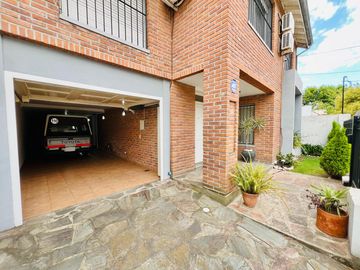 Casa de 4 ambientes   dependencia   altillo en venta, en Martínez