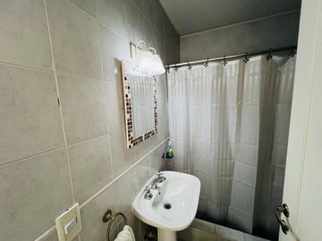 Casa de 4 ambientes   dependencia   altillo en venta, en Martínez