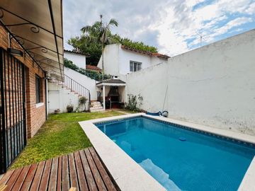 Casa de 4 ambientes   dependencia   altillo en venta, en Martínez