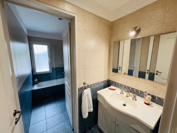 Casa de 4 ambientes   dependencia   altillo en venta, en Martínez