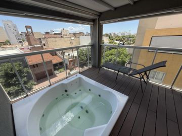 Dos dormitorios semi piso de lujo con amenities y cocheras.