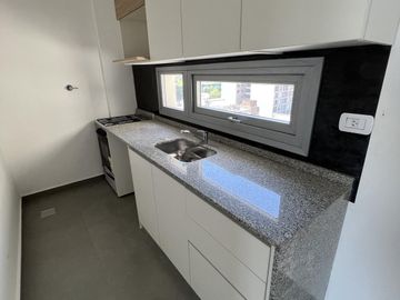 Venta de departamento 2 ambientes con balcón en Villa Dominico (31720)