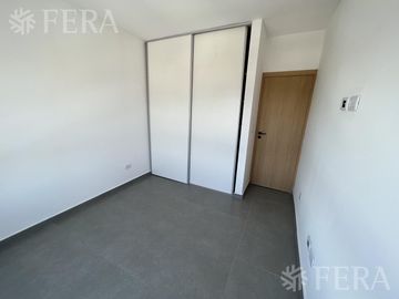 Venta de departamento 2 ambientes con balcón en Villa Dominico (31720)