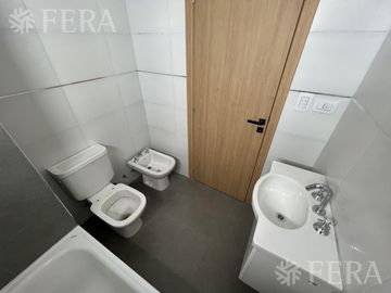 Venta de departamento 2 ambientes con balcón en Villa Dominico (31720)