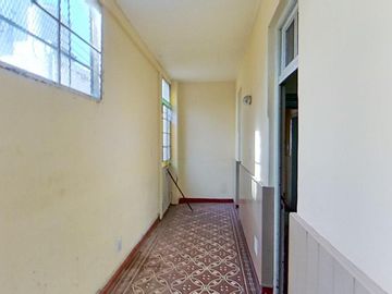 Galpón de 300 m2 Cub. - Oficinas de 150 m2 Cub. - Lote 600 m2